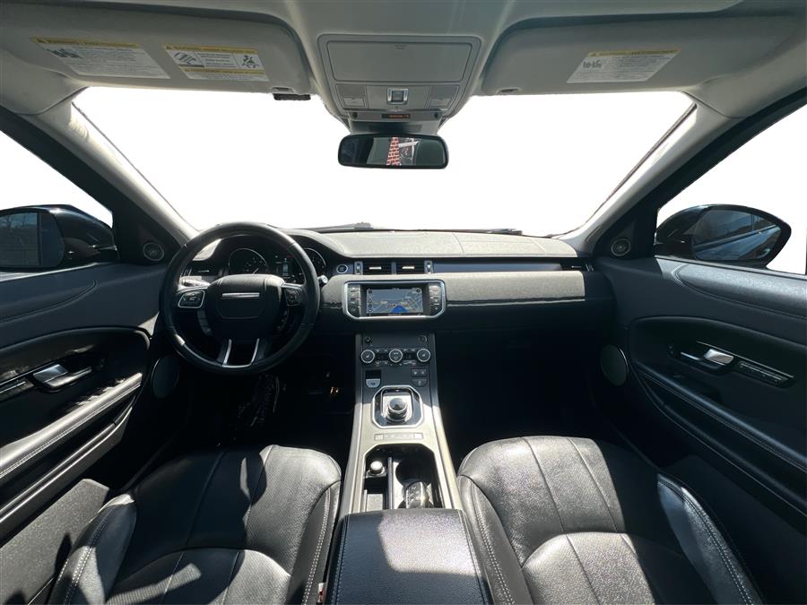 2019 Land Rover Range Rover Evoque 5 Door SE Premium photo