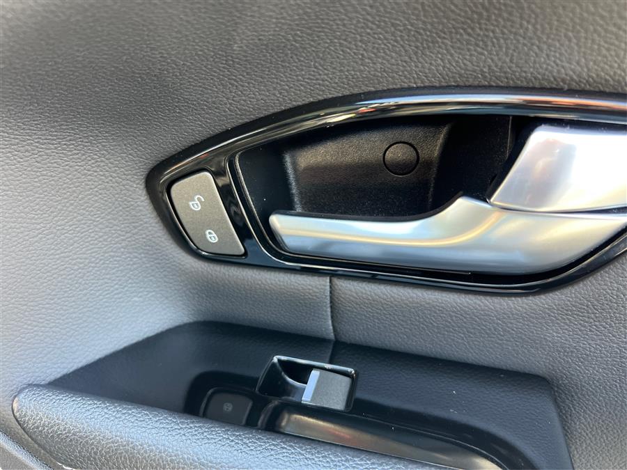2019 Land Rover Range Rover Evoque 5 Door SE Premium photo