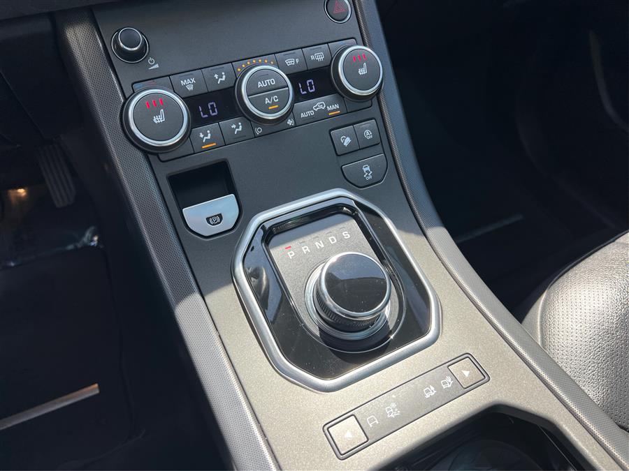 2019 Land Rover Range Rover Evoque 5 Door SE Premium photo