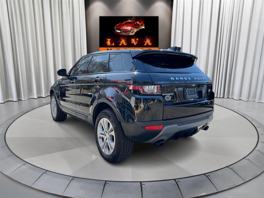 2019 Land Rover Range Rover Evoque 5 Door SE Premium photo