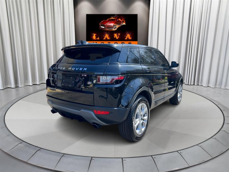 2019 Land Rover Range Rover Evoque 5 Door SE Premium photo