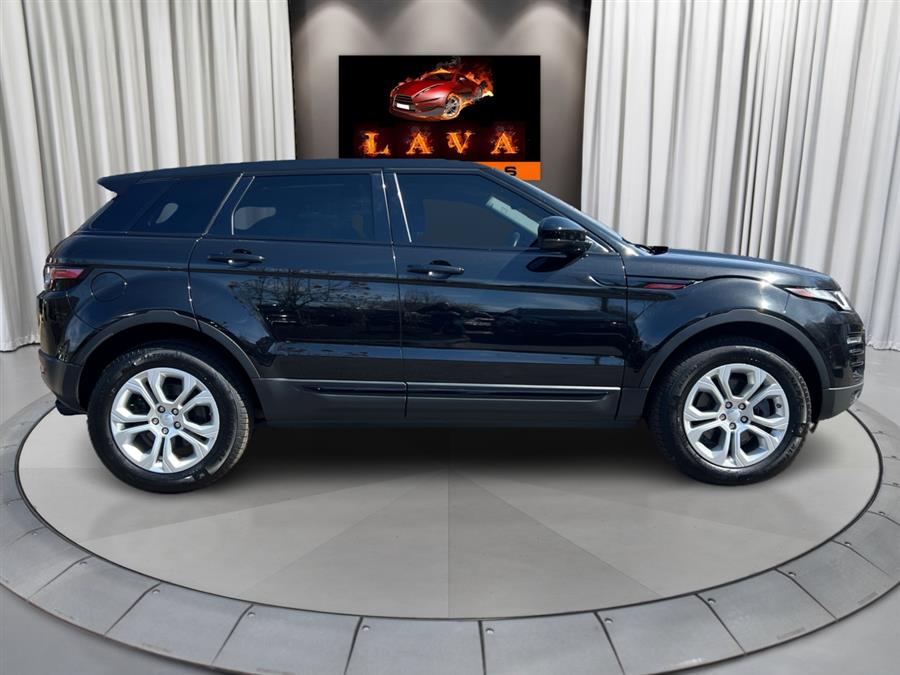 2019 Land Rover Range Rover Evoque 5 Door SE Premium photo