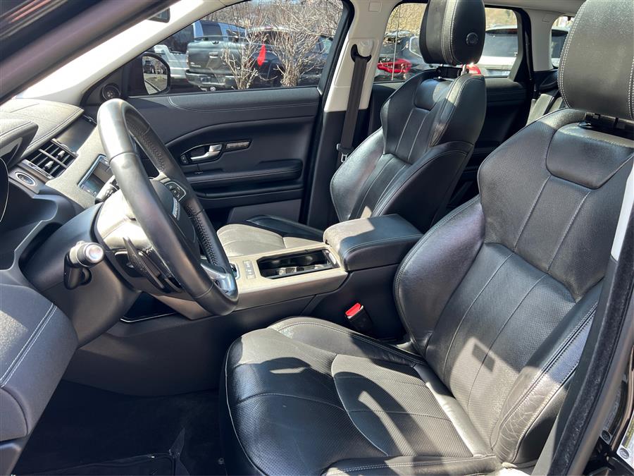 2019 Land Rover Range Rover Evoque 5 Door SE Premium photo