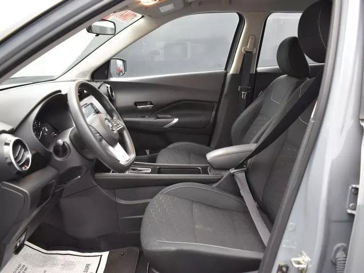 2021 Nissan Kicks SV Sport Utility 4D photo
