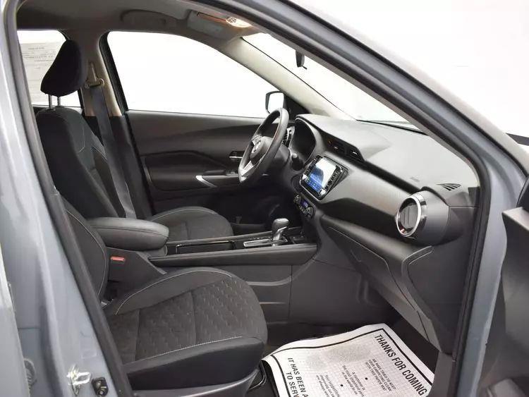 2021 Nissan Kicks SV Sport Utility 4D photo