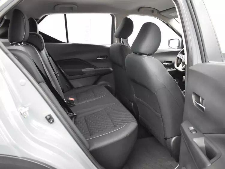 2021 Nissan Kicks SV Sport Utility 4D photo