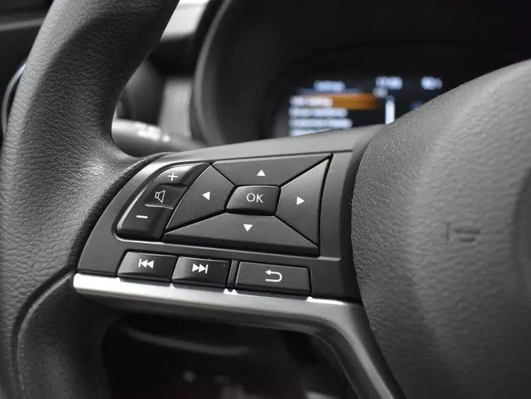 2021 Nissan Kicks SV Sport Utility 4D photo