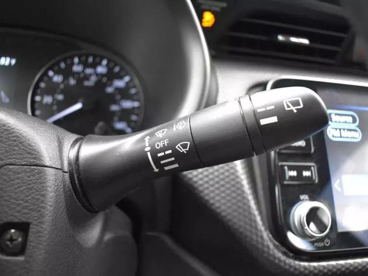 2021 Nissan Kicks SV Sport Utility 4D photo