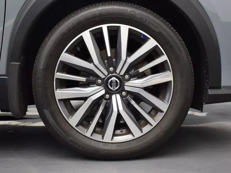 2021 Nissan Kicks SV Sport Utility 4D photo