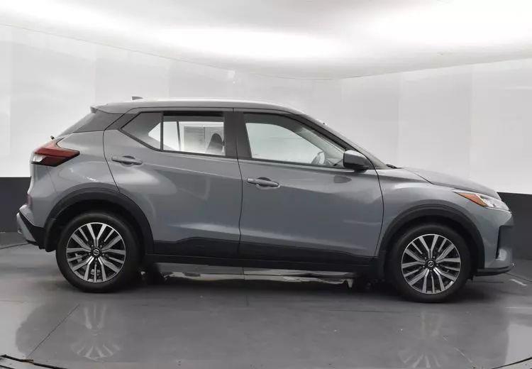 2021 Nissan Kicks SV Sport Utility 4D photo