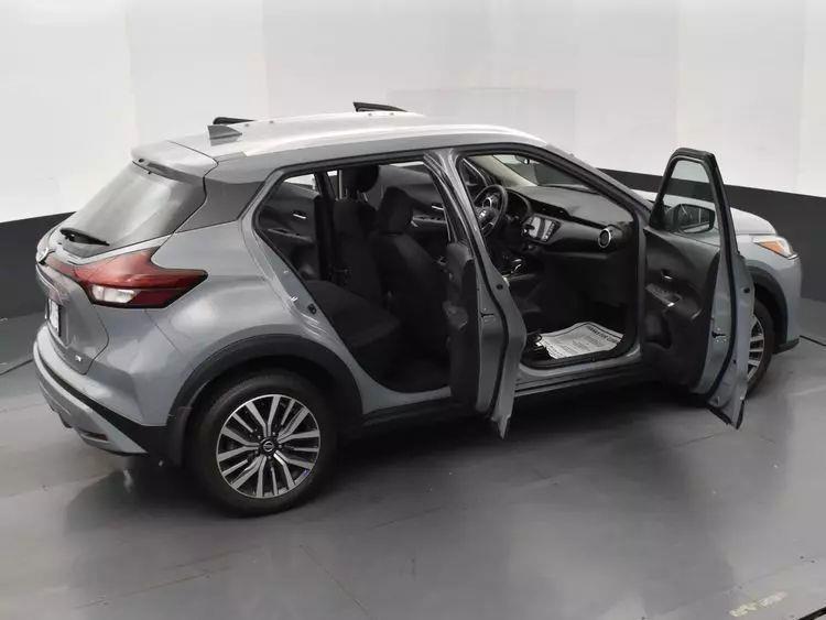 2021 Nissan Kicks SV Sport Utility 4D photo
