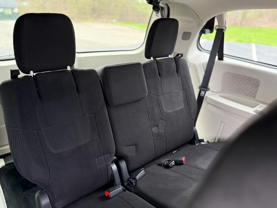 2013 Dodge Grand Caravan Crew photo
