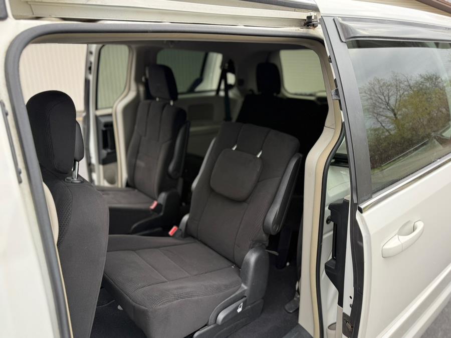 2013 Dodge Grand Caravan Crew photo