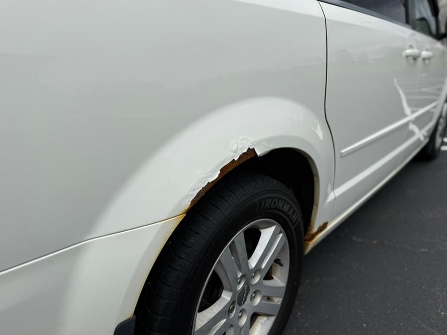 2013 Dodge Grand Caravan Crew photo