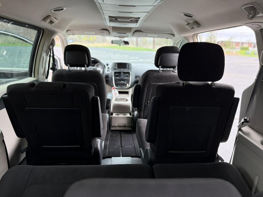 2013 Dodge Grand Caravan Crew photo
