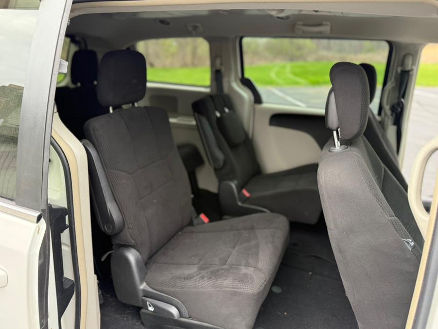 2013 Dodge Grand Caravan Crew photo