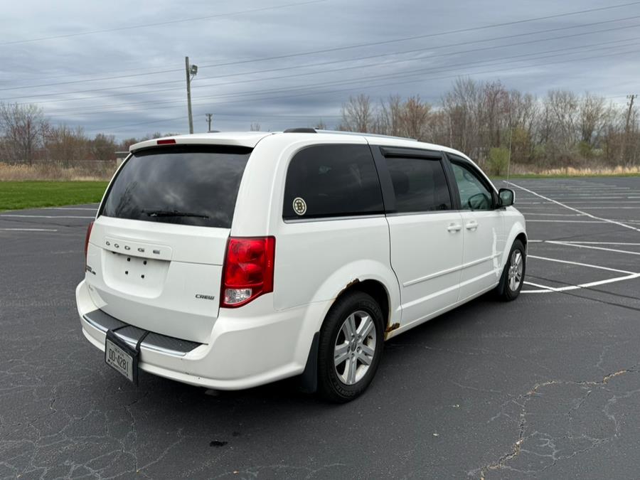 2013 Dodge Grand Caravan Crew photo
