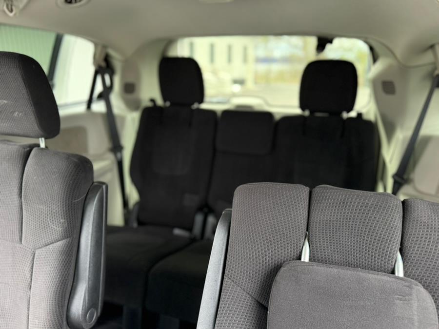 2013 Dodge Grand Caravan Crew photo