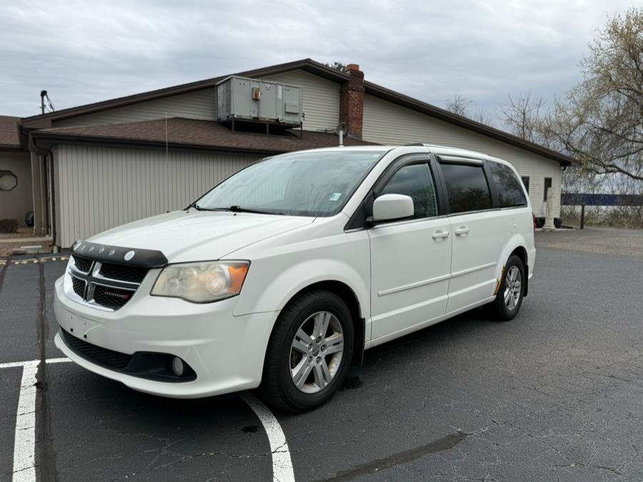 2013 Dodge Grand Caravan Crew photo