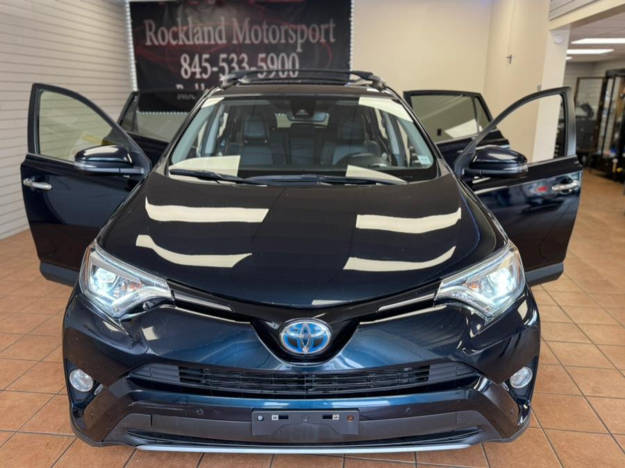 2017 Toyota RAV4 Hybrid Limited AWD (Natl) photo
