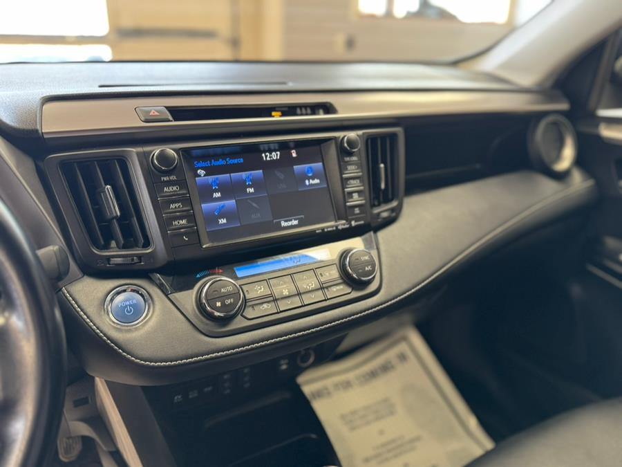 2017 Toyota RAV4 Hybrid Limited AWD (Natl) photo
