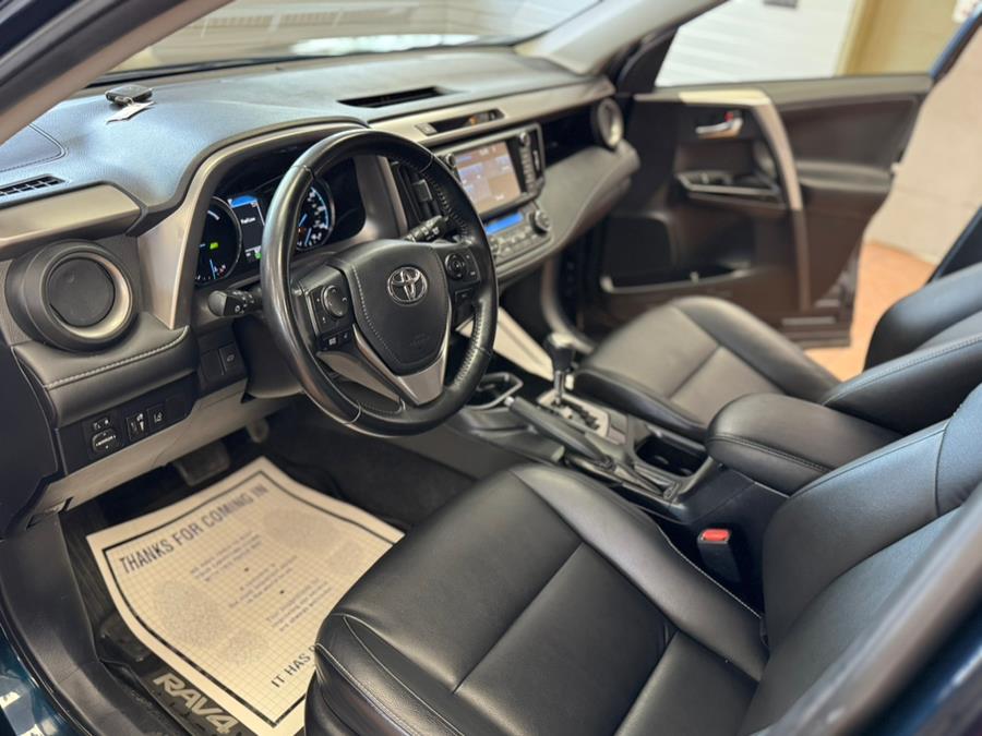 2017 Toyota RAV4 Hybrid Limited AWD (Natl) photo