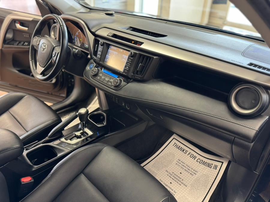 2017 Toyota RAV4 Hybrid Limited AWD (Natl) photo