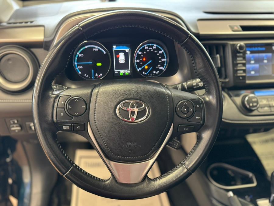 2017 Toyota RAV4 Hybrid Limited AWD (Natl) photo