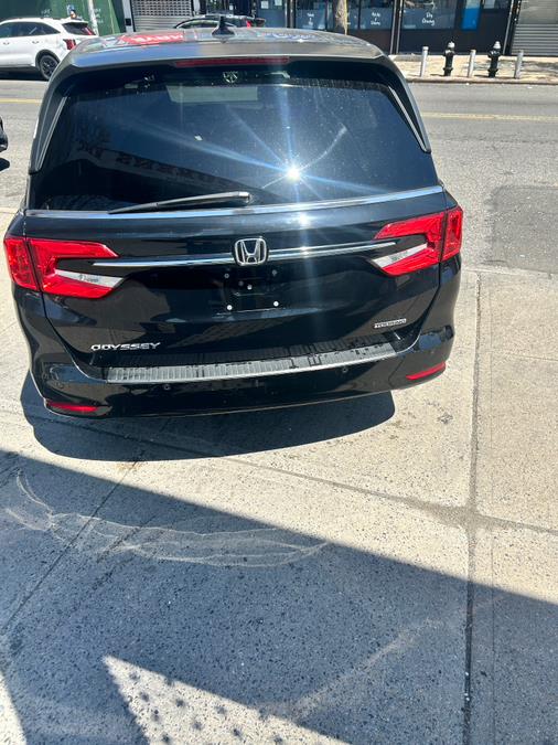 2022 Honda Odyssey Touring Auto photo