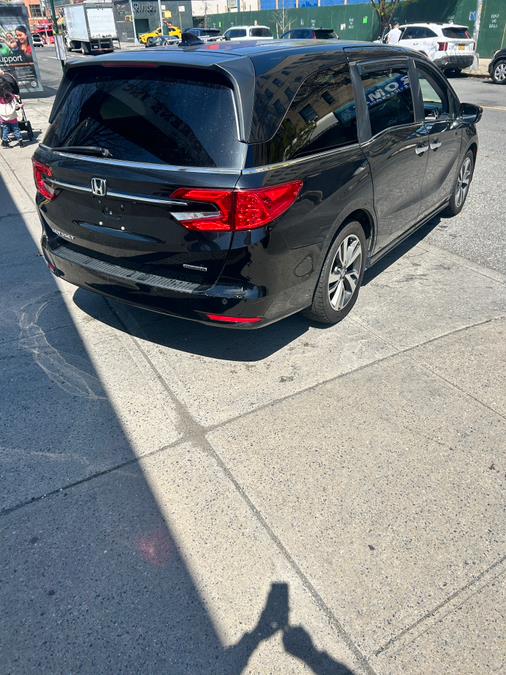 2022 Honda Odyssey Touring Auto photo