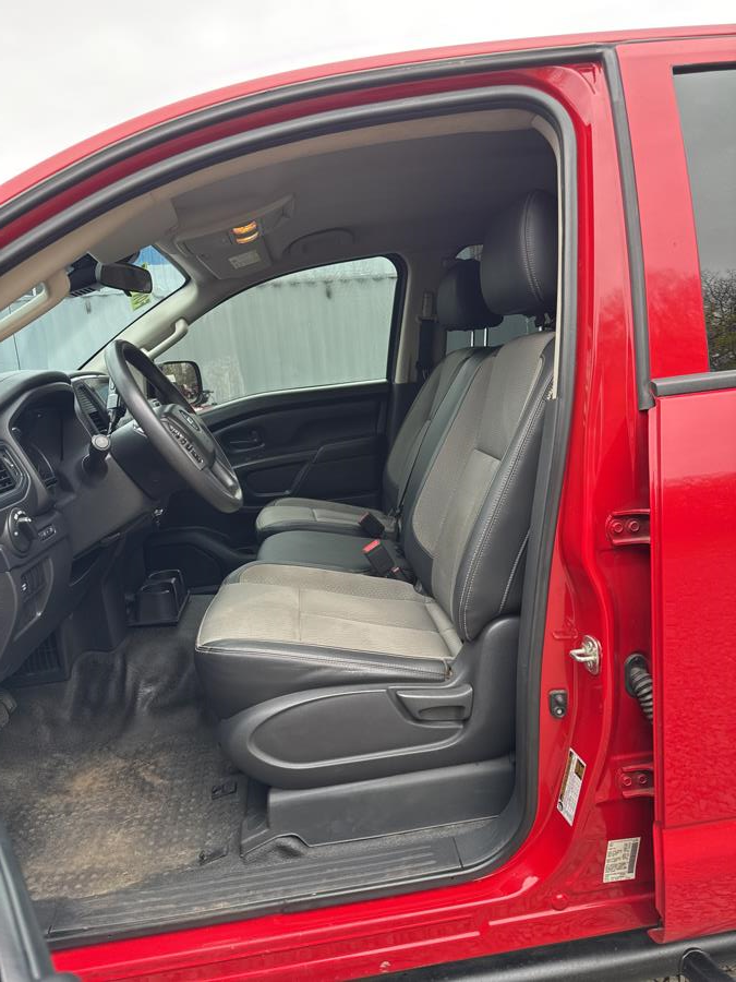 2021 Nissan Titan 4x4 Crew Cab S photo