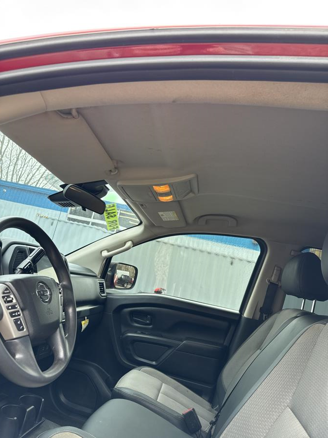 2021 Nissan Titan 4x4 Crew Cab S photo