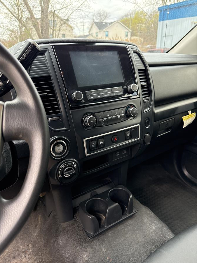 2021 Nissan Titan 4x4 Crew Cab S photo