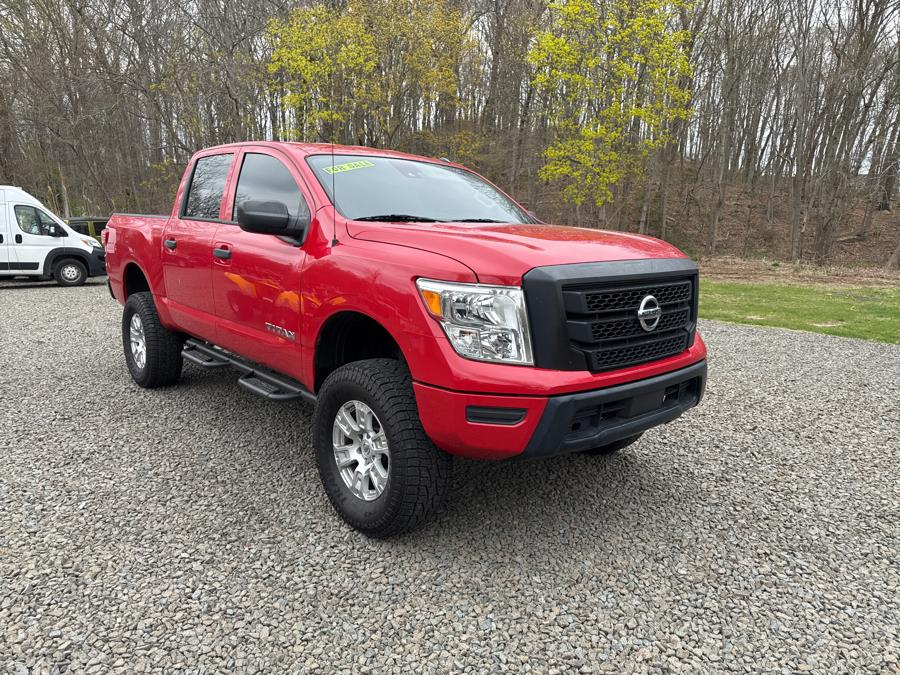 2021 Nissan Titan 4x4 Crew Cab S photo