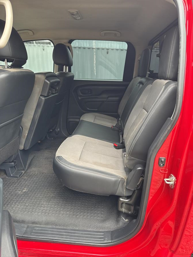 2021 Nissan Titan 4x4 Crew Cab S photo