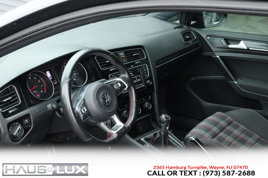 2016 Volkswagen Golf Gti 2dr HB Man S w/Performance Pkg photo