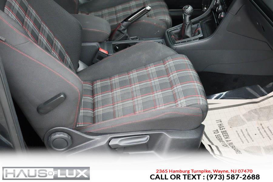 2016 Volkswagen Golf Gti 2dr HB Man S w/Performance Pkg photo