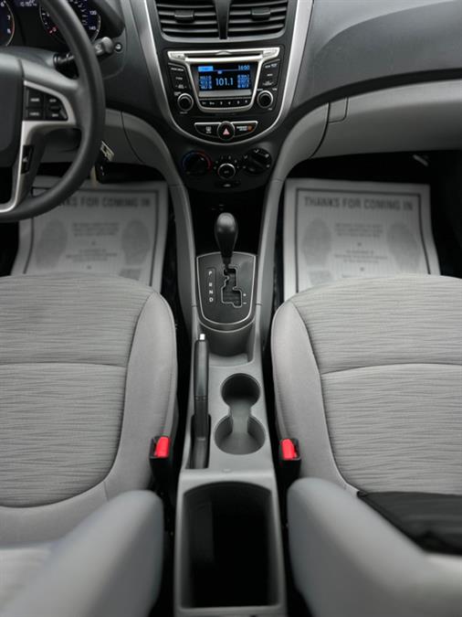 2017 Hyundai Accent SE Sedan Auto photo