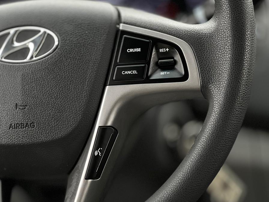 2017 Hyundai Accent SE Sedan Auto photo