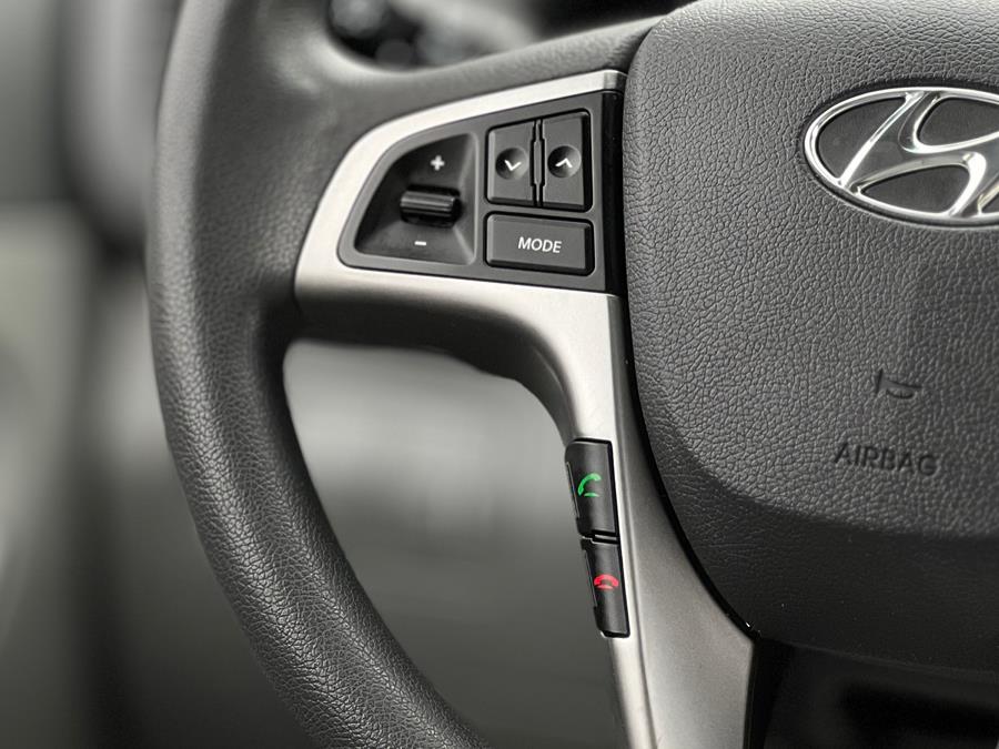 2017 Hyundai Accent SE Sedan Auto photo