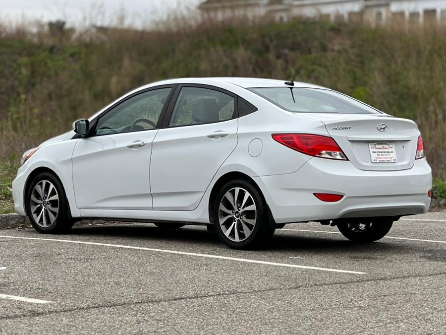 2017 Hyundai Accent SE Sedan Auto photo