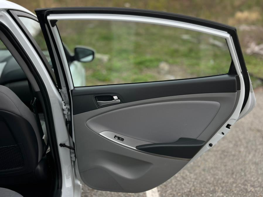 2017 Hyundai Accent SE Sedan Auto photo