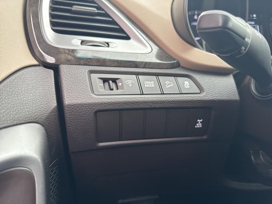 2017 Hyundai Santa Fe Sport 2.4L Auto AWD photo