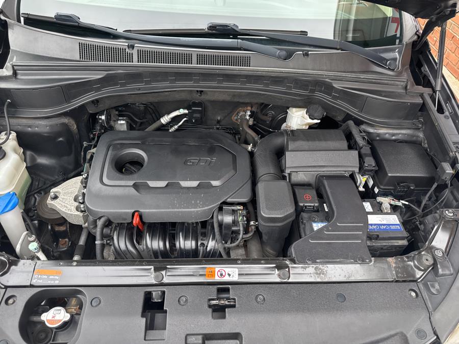 2017 Hyundai Santa Fe Sport 2.4L Auto AWD photo