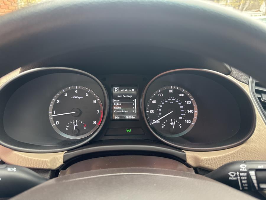 2017 Hyundai Santa Fe Sport 2.4L Auto AWD photo