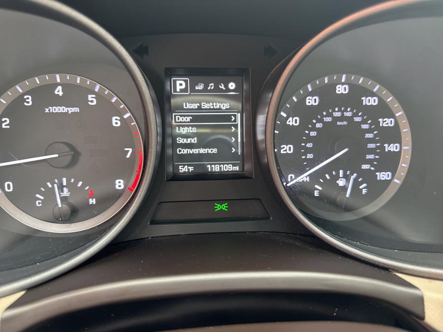 2017 Hyundai Santa Fe Sport 2.4L Auto AWD photo