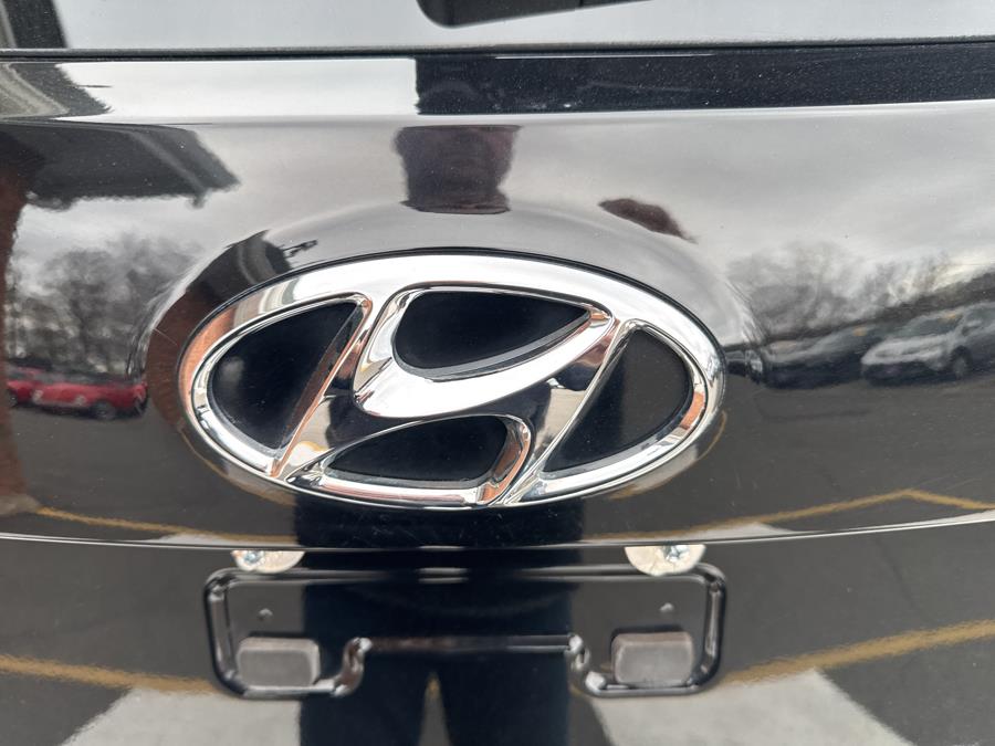 2017 Hyundai Santa Fe Sport 2.4L Auto AWD photo