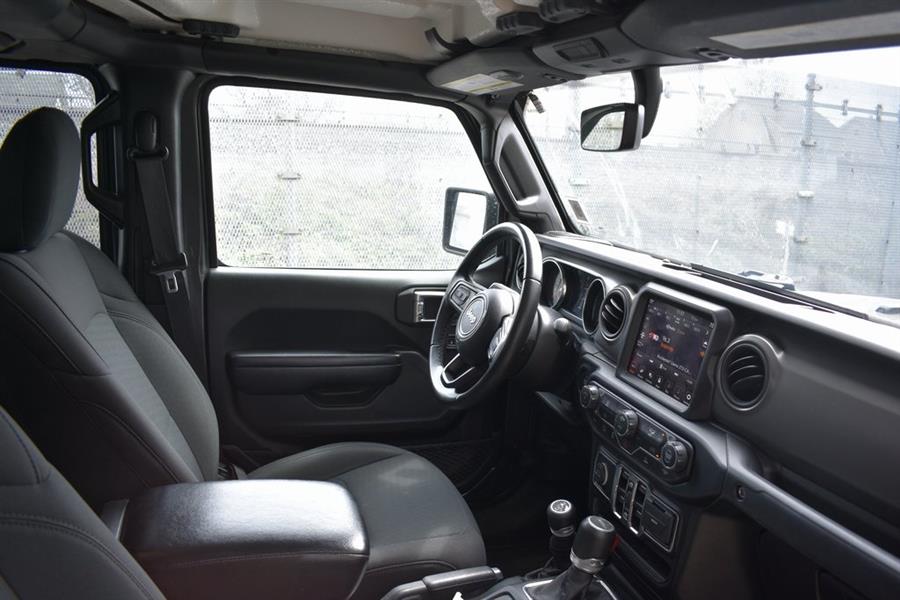 2021 Jeep Gladiator Willys photo