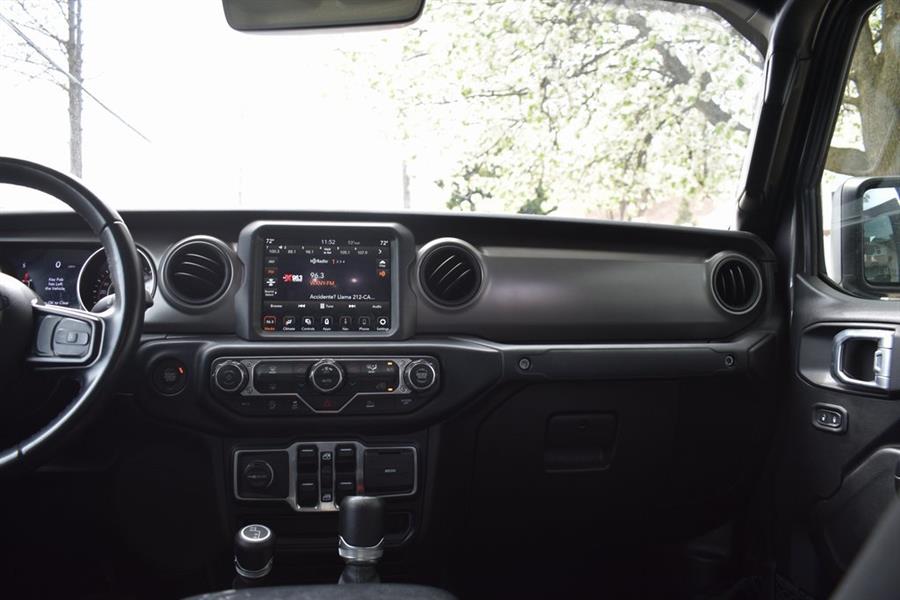 2021 Jeep Gladiator Willys photo
