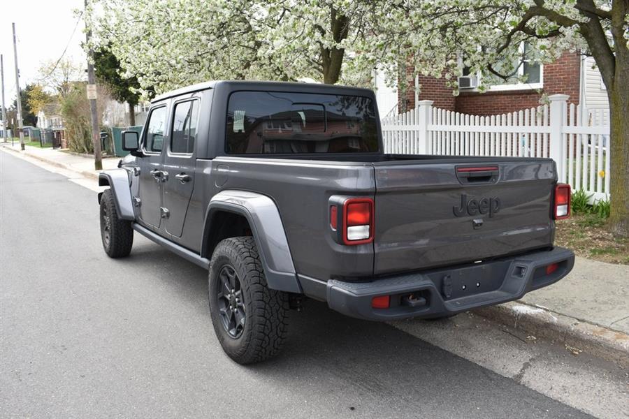 2021 Jeep Gladiator Willys photo